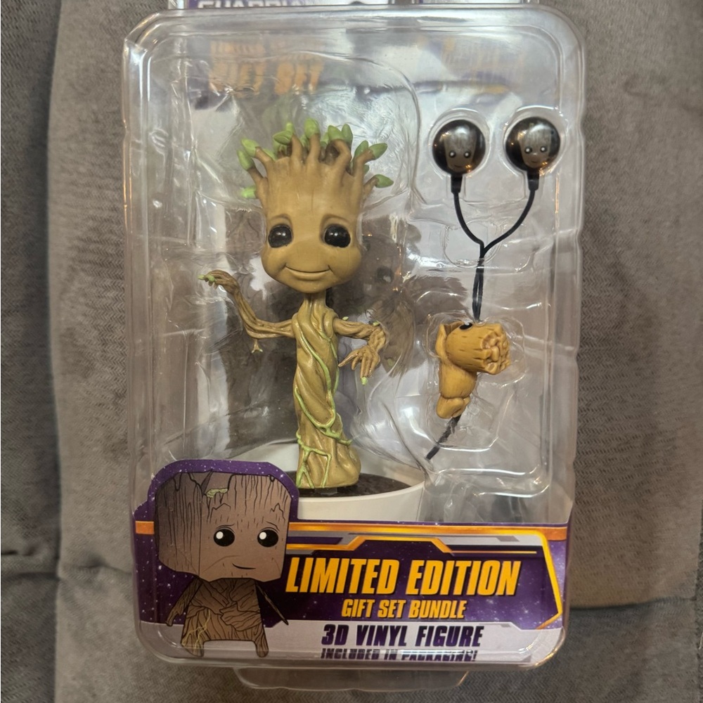 Limited Edition Groot Vinyl Figure Set - Brown and Green